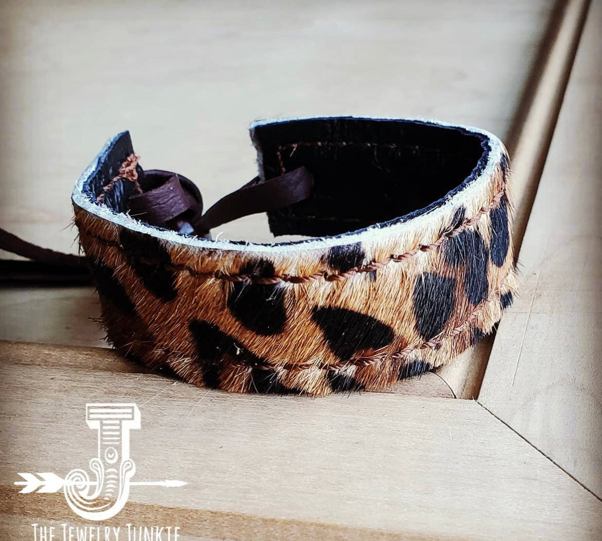 Narrow Reversible Leather Cuff in Leopard and Black